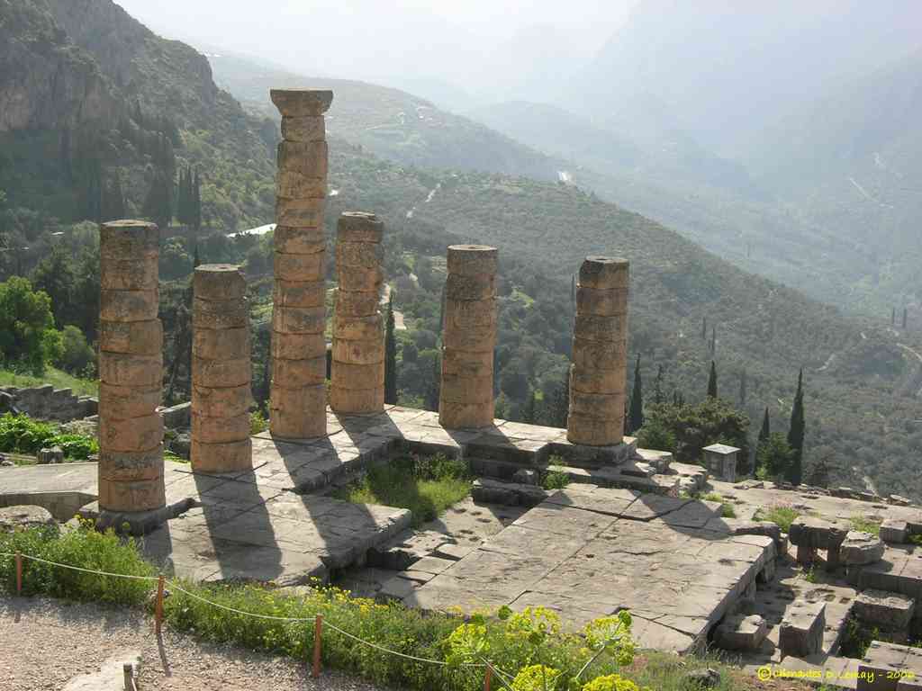 Temple d'Apollon à Delphes